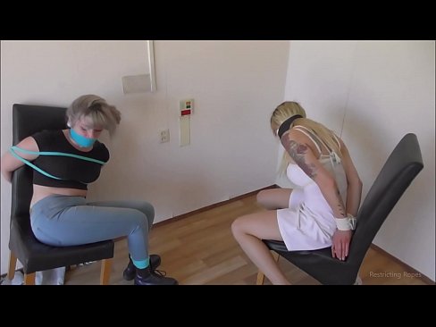 ❤️ Fíkill / bundin og kæfð / stúlka í neyð ️❌ Klámmyndband hjá okkur is.osagoassist.ru ☑